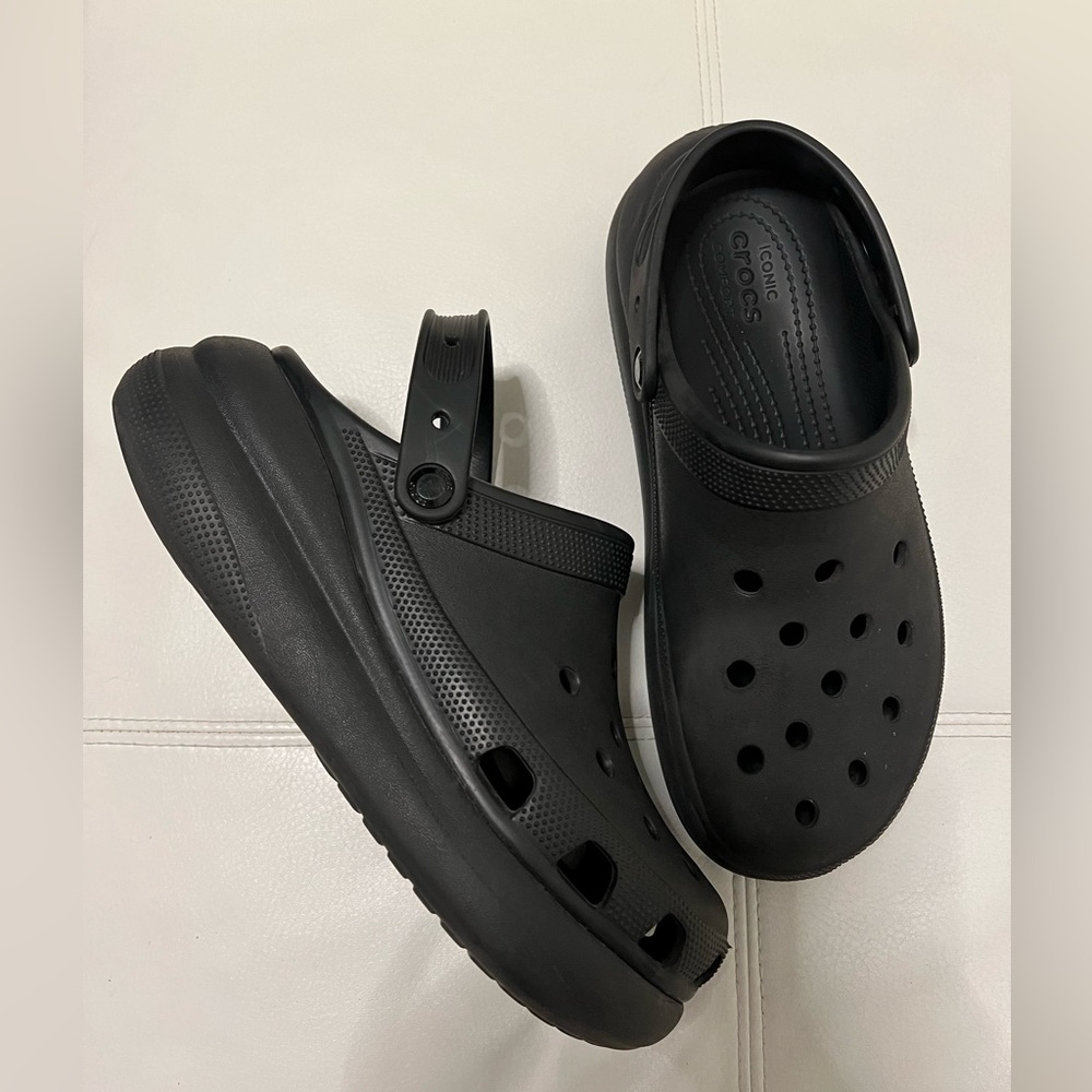 Men’s black Platform crocs